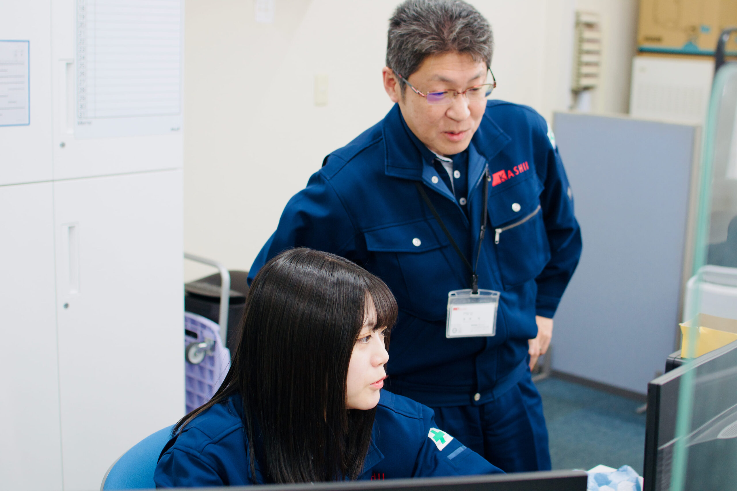 「紙がないと何もできない状態」。モノづくりの老舗が直面した、60年の歴史が生んだ「紙の壁」と情報のサイロ化