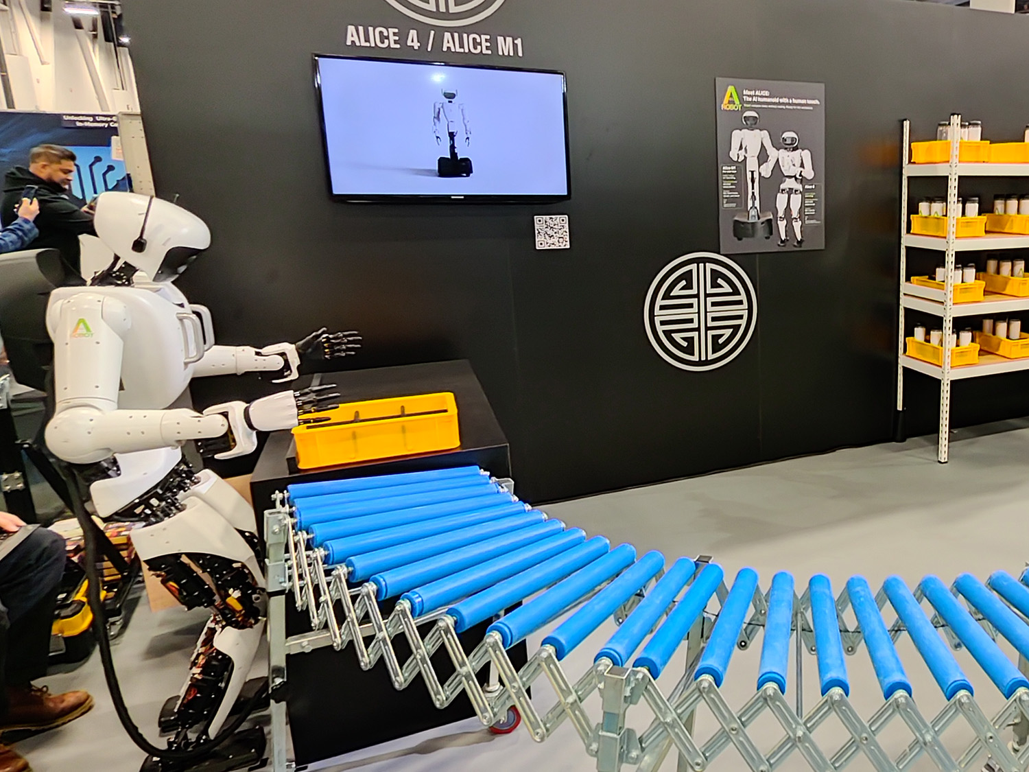 KOREA HUMANOID M.AXゾーン『ALICEシリーズ ピッキングロボット』